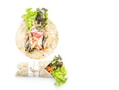 tavuk ve ıspanak salatası rulo sarma