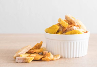 meyve yongaları karıştırın