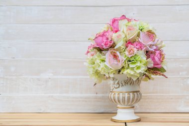 buket çiçek vazosu