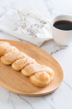 taze tereyağı rulo ekmek