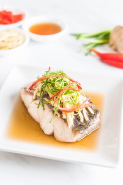 soya sosu Snapper balık buğulama