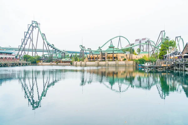 Osaka, Japan - Nov 21 2016: berg-och dalbana i Universal Studios — Stockfoto