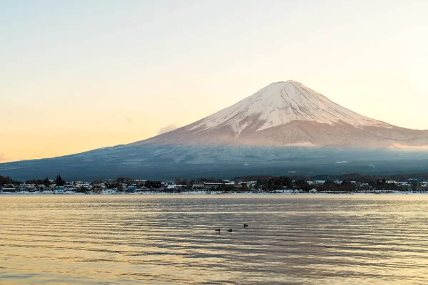 Dağ Fuji San Kawaguchiko Gölü.