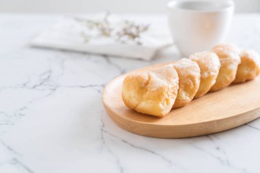 taze tereyağı rulo ekmek