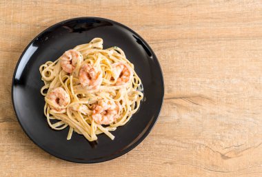 karides ile Fettuccini makarna