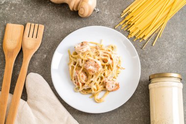 karides ile Fettuccini makarna