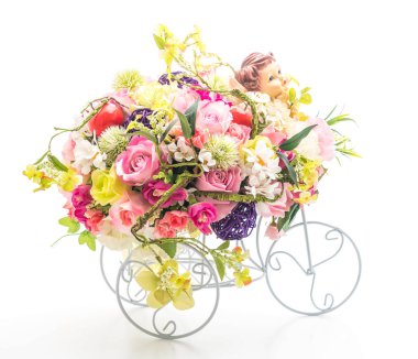 Vazoda çiçek buketi