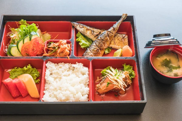 ızgara saba bento