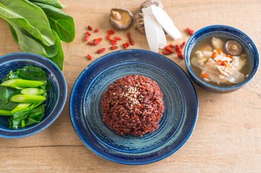 tavuk ve ot çorbası, Çince lahana berry pirinç