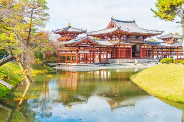 Güzel mimari Byodo içinde Kyoto tapınakta.