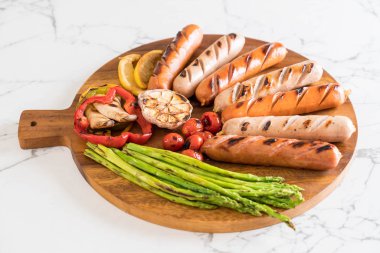 sebzeli ızgara sosis