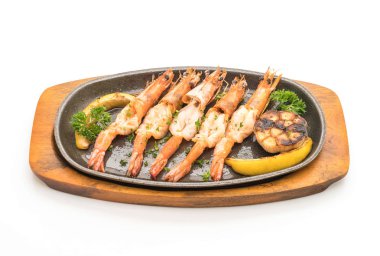 Sarımsaklı ve limonlu kızarmış karides.