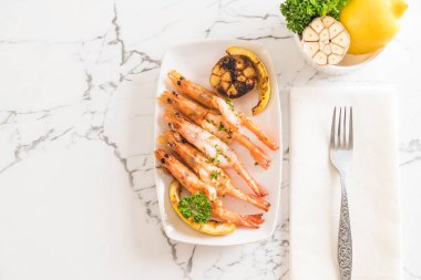 gebakken garnalen met knoflook 