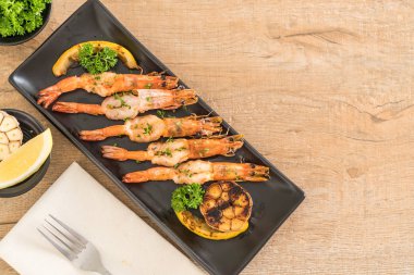 gebakken garnalen met knoflook 