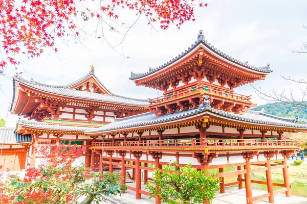 Krásná architektura Byodo v chrámu v Kjótu. — Stock fotografie