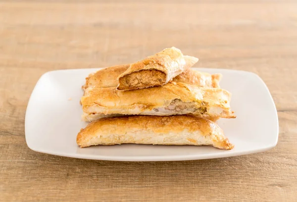 turta kurutulmuş rendelenmiş domuz ile sopa