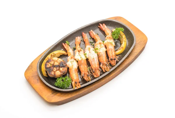 Sarımsaklı ve limonlu kızarmış karides.