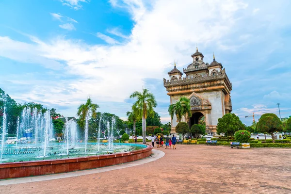 Monumento a Patuxay en vientiane, Laos . — Foto de Stock