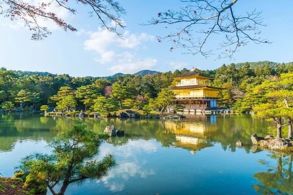 Bella architettura al Tempio Kinkakuji (Il Padiglione d'Oro ) — Foto Stock