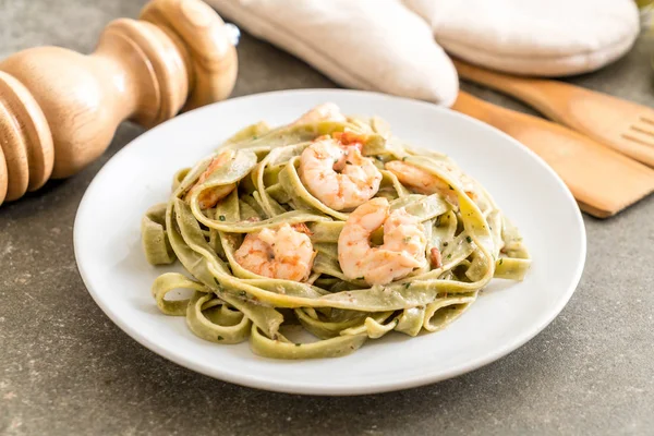 Karidesli ıspanak fettuccini makarna