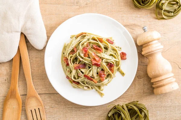 ıspanak fettuccini makarna pastırma ile