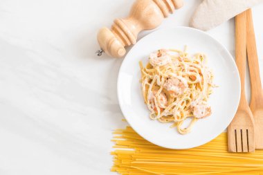 karides ile Fettuccini makarna