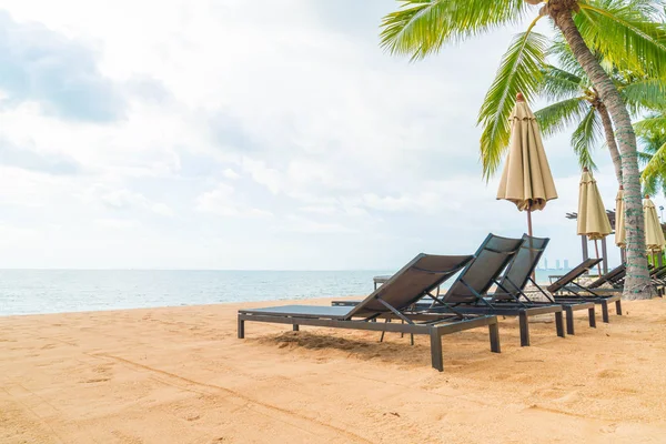 Güzel tropikal okyanus ya da deniz ve kum plaj 