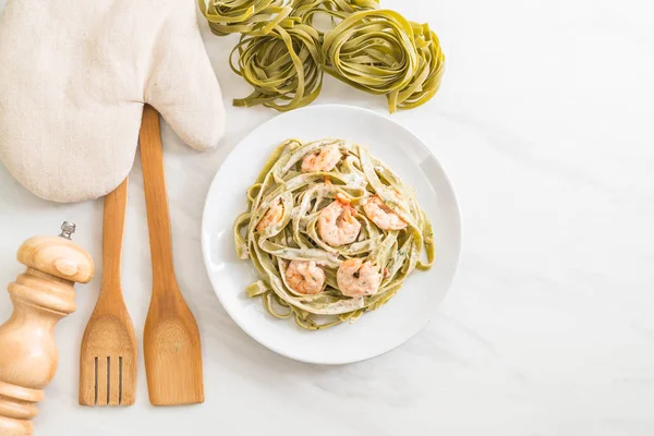 Karidesli ıspanak fettuccini makarna