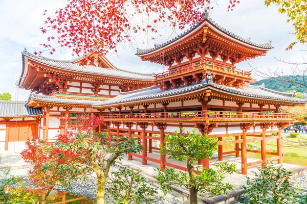 Byodo-a templom gyönyörű építészeti Kyoto. — Stock Fotó