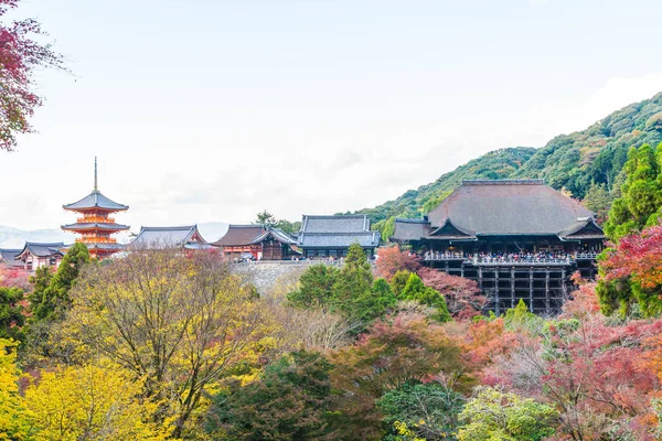 Kyoto, Sonbahar sezonu Kiyomizu veya Kiyomizu-dera Tapınağı.