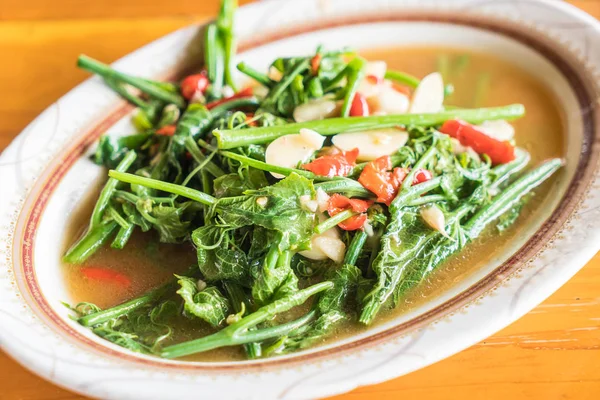 Tuzlu Soya fasulyesi ile tavada kızartılmış Sayate