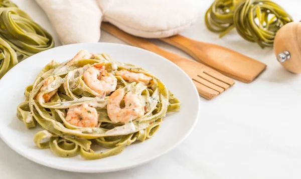 Karidesli ıspanak fettuccini makarna