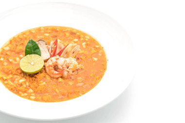 Karides çorbası baharatlı erişte