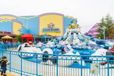 Osaka, Japonya - 21 Kasım 2016: temel tema park konumlar 