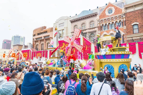 Osaka, Japonya - 21 Kasım 2016: Yeni festivale, yeniden doğmuş Parade, celeb