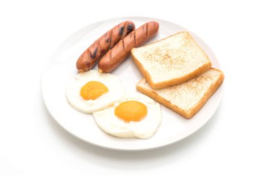 sosis ve ekmek ile kızarmış yumurta