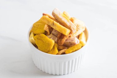 meyve yongaları karıştırın