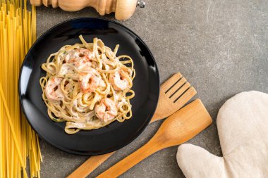 karides ile Fettuccini makarna