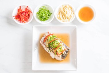 soya sosu Snapper balık buğulama