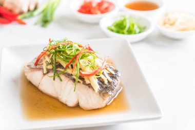 soya sosu Snapper balık buğulama