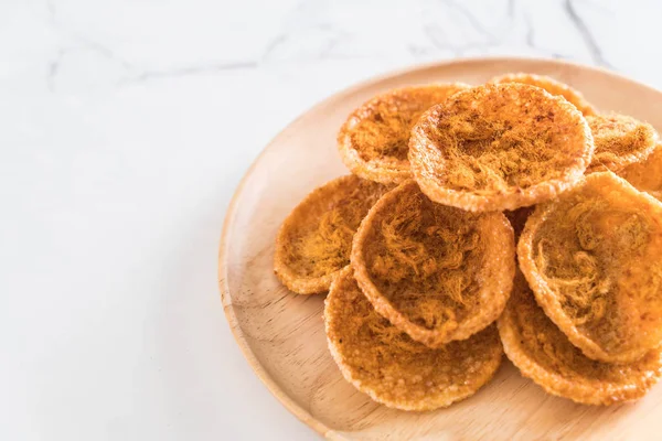 kurutulmuş rendelenmiş domuz etinin pirinç kraker