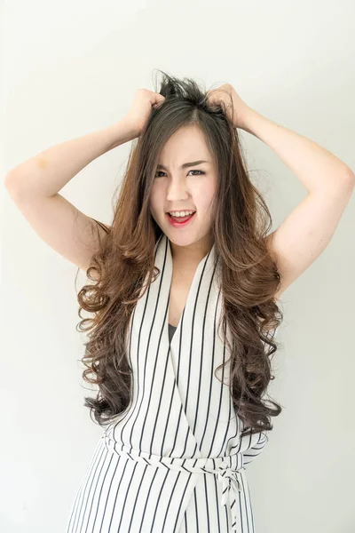 Crazy ung asiatisk kvinna — Stockfoto