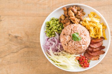 Pirinç ve karides ezmesi.