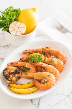 gebakken garnalen met knoflook 