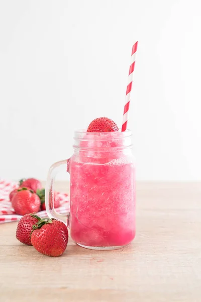 Taze çilek smoothie — Stok fotoğraf