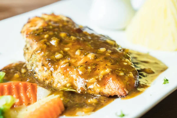 tavuk biftek patates püresi ile