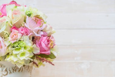 buket çiçek vazosu