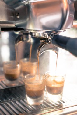 Bira bir kahve kahve makinesi