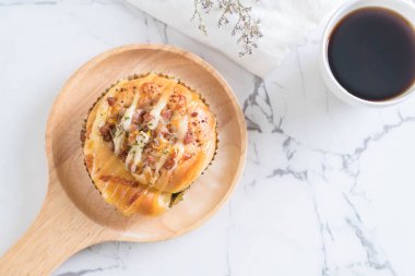 jambon salata ve kurutulmuş domuz topuz