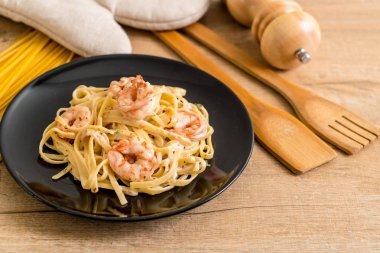 karides ile Fettuccini makarna